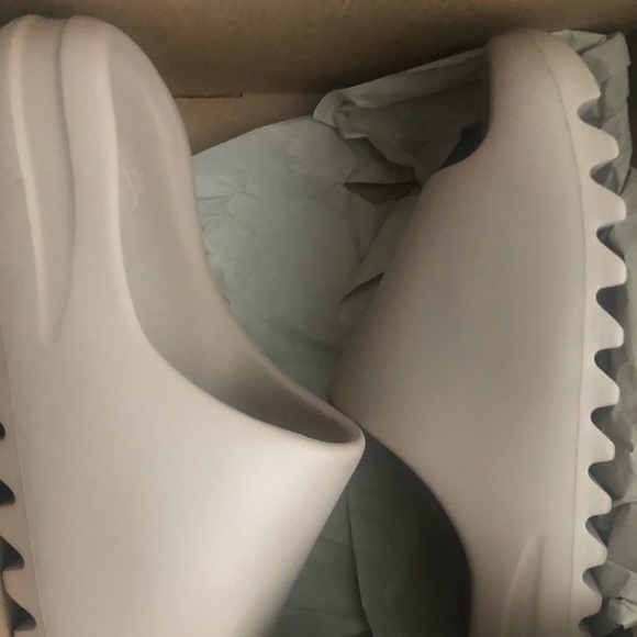 Adidas Yeezy Slide